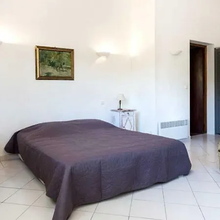 Villa Calvi Sleeps 8 Pool Wifi