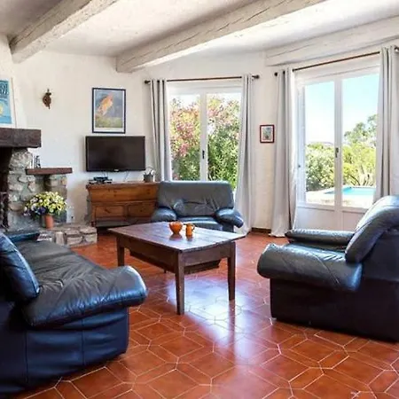 Calvi Sleeps 8 Pool Wifi