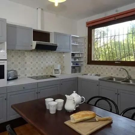 Villa Calvi Sleeps 8 Pool Wifi